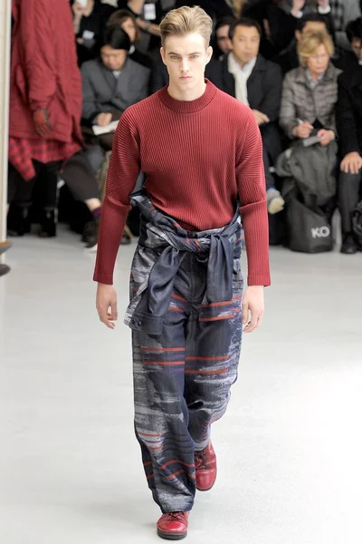 Look 27